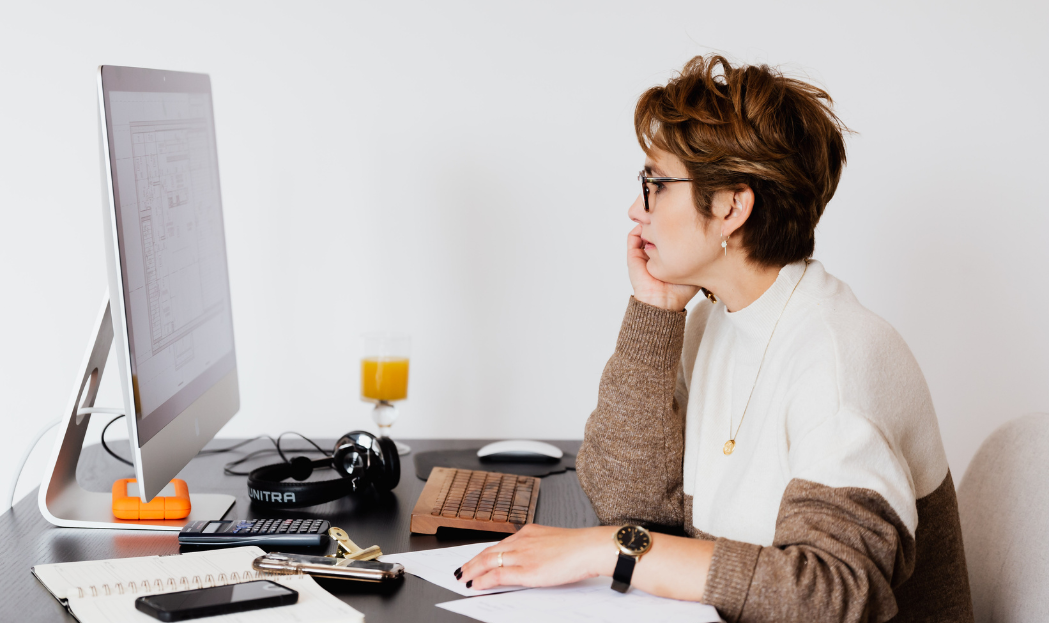 Troppo tempo davanti agli schermi? Prenditi cura dei tuoi occhi ogni giorno